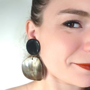 BO Francine Bramli clip plaque onyx chips noir