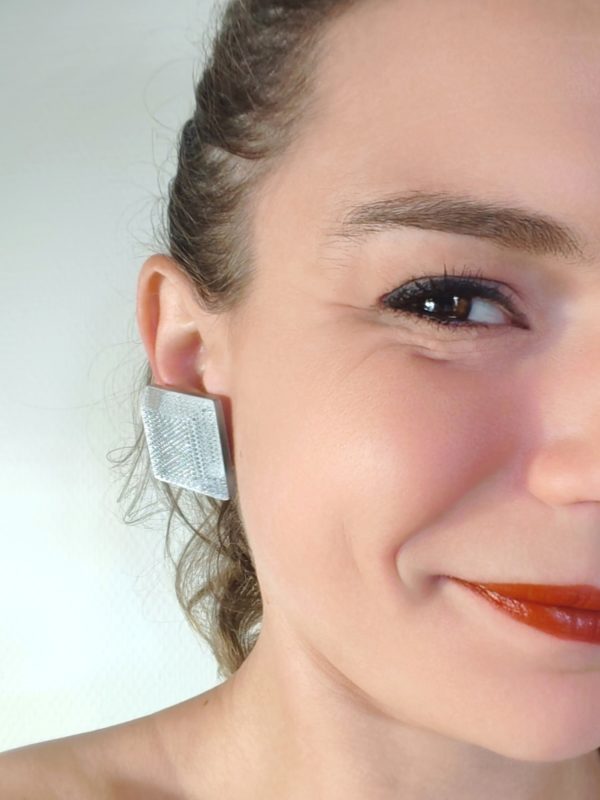 BO Francine Bramli clip carré d'oreille miroir cristal nid d'abeille