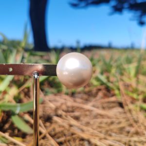 BO Francine Bramli clip nacre ronde bouton d'oreille